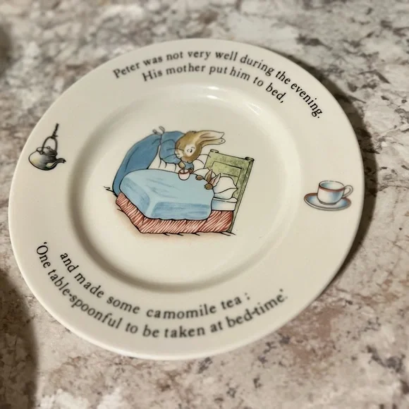 Vintage Wedgwood Peter Rabbit by Beatrix Potter 3 Piece Porcelain Nursery Set - Picture 3 of 7